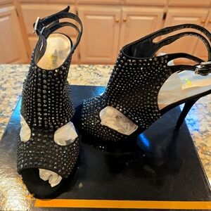 NEW E!LIVE FROM THE RED CARPET Doris Rhinestone Heels Black Satin SIZE: 7.5M